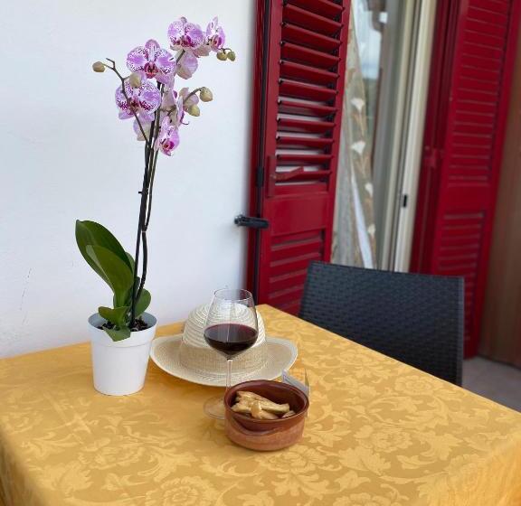 Студия Стандарт, Agriturismo Azzarone