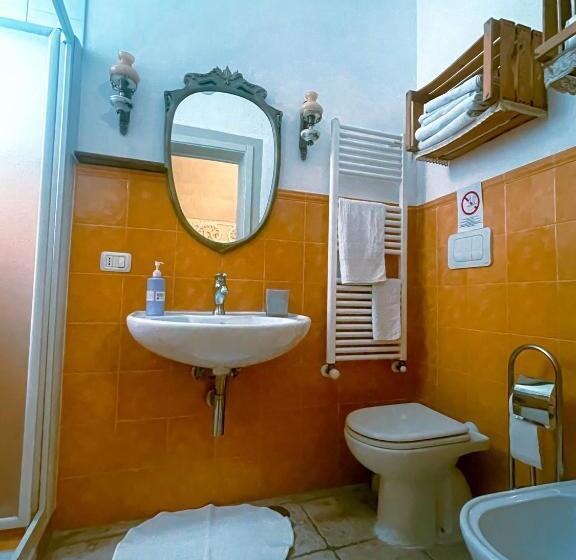 غرفة ديلوكس ثلاثية, Novecento Room And Breakfast Puglia