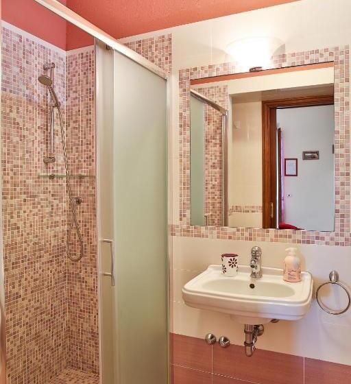 اتاق لوکس, Agriturismo Diaccia Botrona