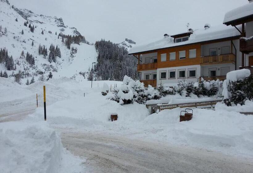 Апартаменты 2 Спальни, Alpenroyal Arabba
