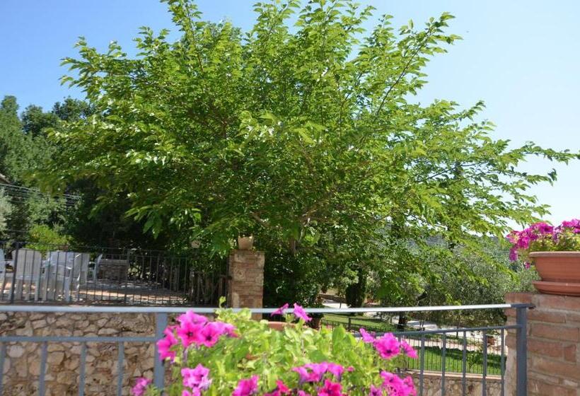 Апартаменты 2 спальни Вид на Сад, Casale Santa Caterina