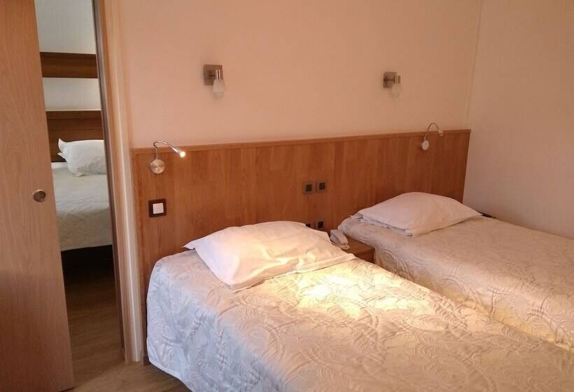 Номер Стандарт, Hôtel Belleville