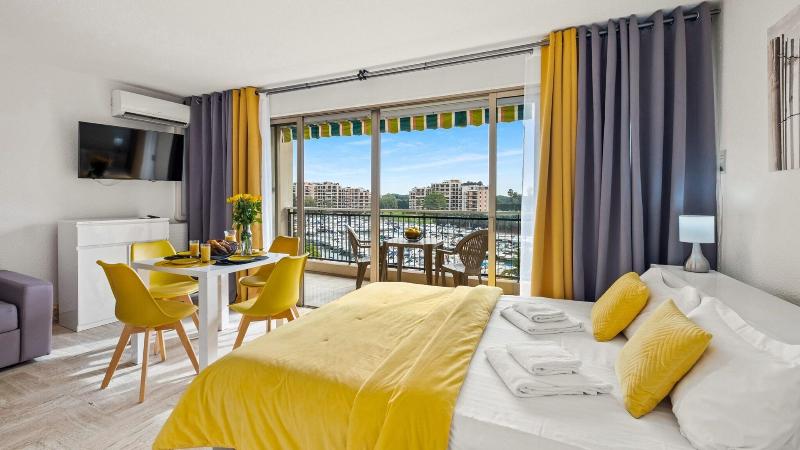 Студио Стандарт Вид на Бассейн, Cannes Marina Appart Hotel Mandelieu