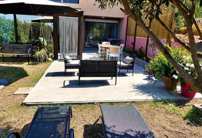 Апартаменты 1 Спальня Вид на Сад, Rez De Villa Aspretto Lazaret