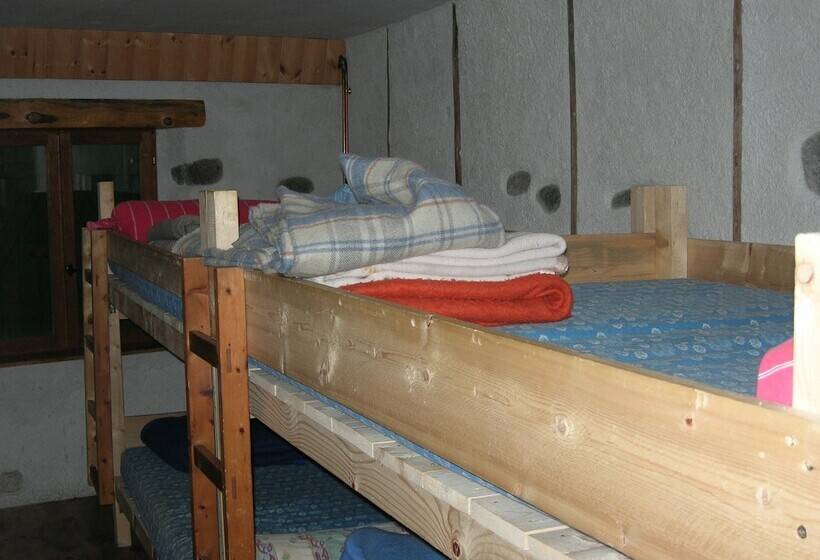 Кровать в Общей Комнате, Auberge La Cleida