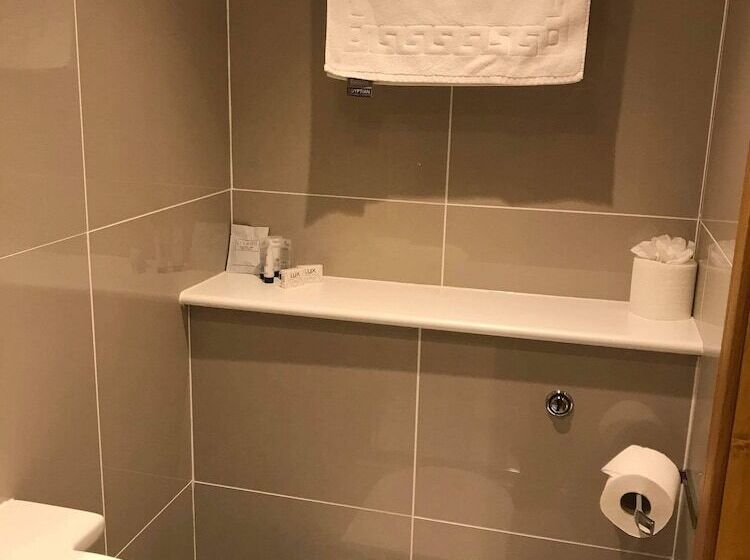 Номер Стандарт, The Claremont Inn