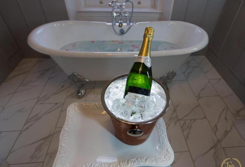 غرفة ديلوكس عائلية, Trinity Boutique B&b