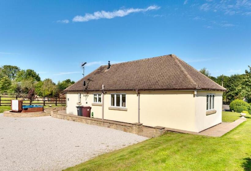 Дом 3 Спальни, Oakerthorpe Holiday Village