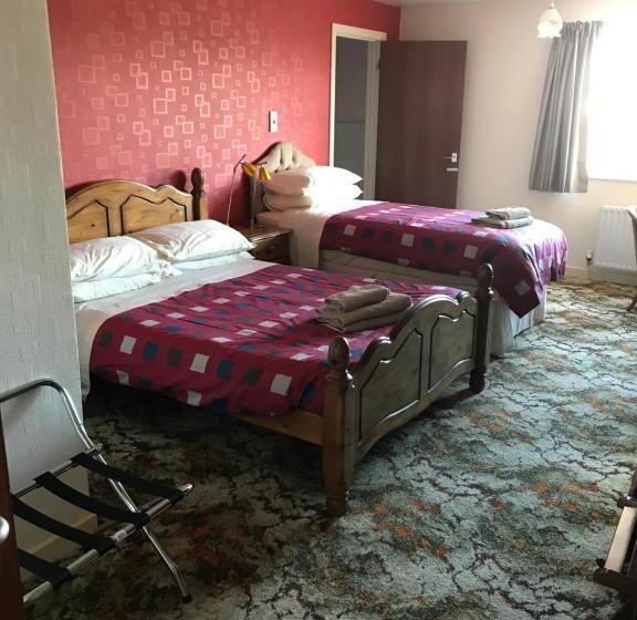 חדר סטנדרט לשלושה, Carnside Guest House