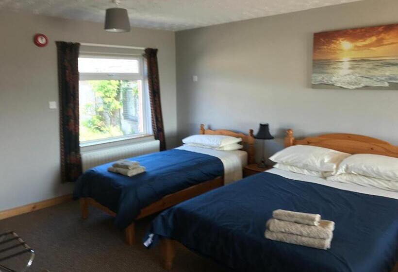 חדר משפחתי, Carnside Guest House