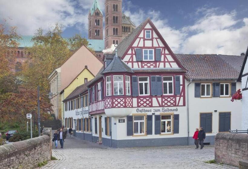 Номер Стандарт, Gasthaus Zum Halbmond