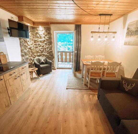 Апартаменты 2 Спальни, Alpenappartements Schwalbennestl