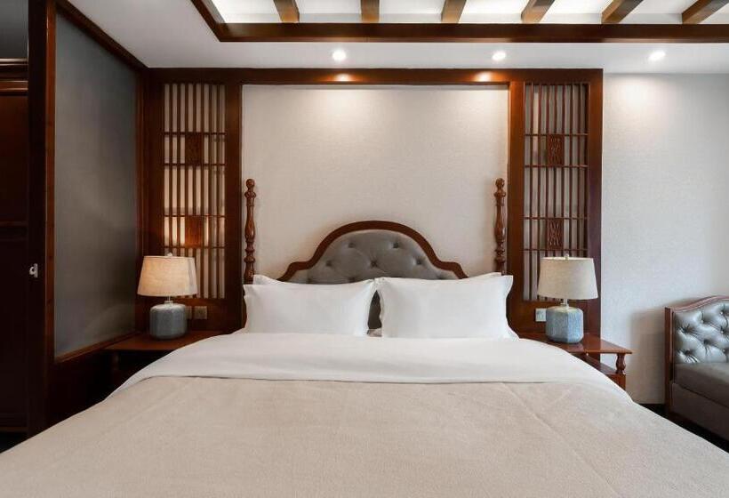 Номер Superior, Lijiang Gemmer