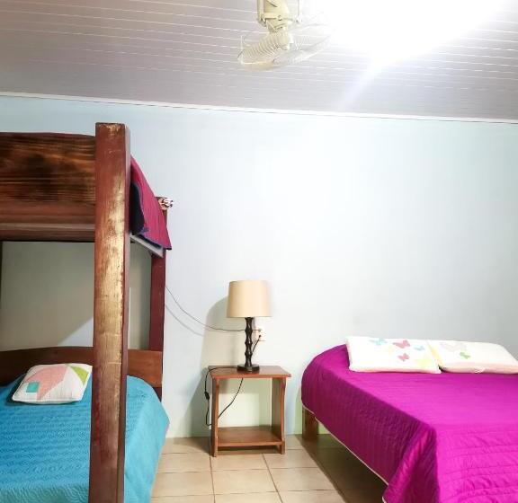 Семейный Номер Вид на Сад, Casita Happy Feet And Tours Corcovado