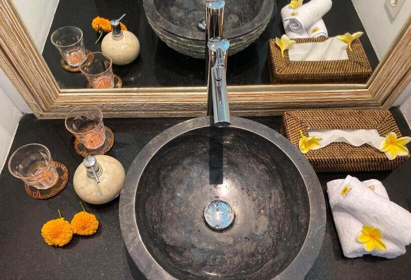 스위트, Alamdhari Resort And Spa