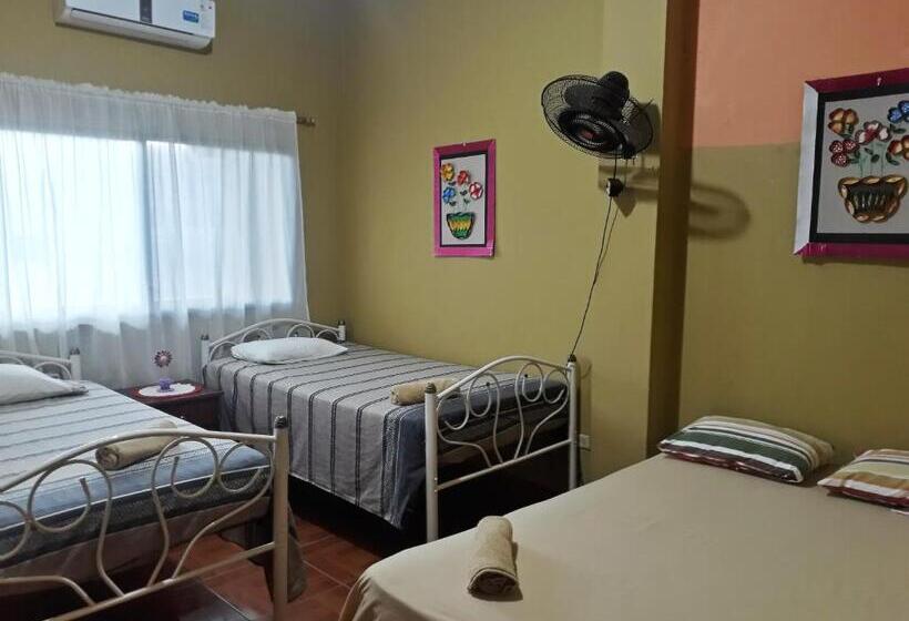 اتاق راحتی سه تخته, Hostal Dorys Mar