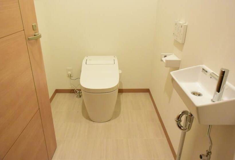Кровать в Общей Комнате, Kyoto Tsukiusagi   Hostel