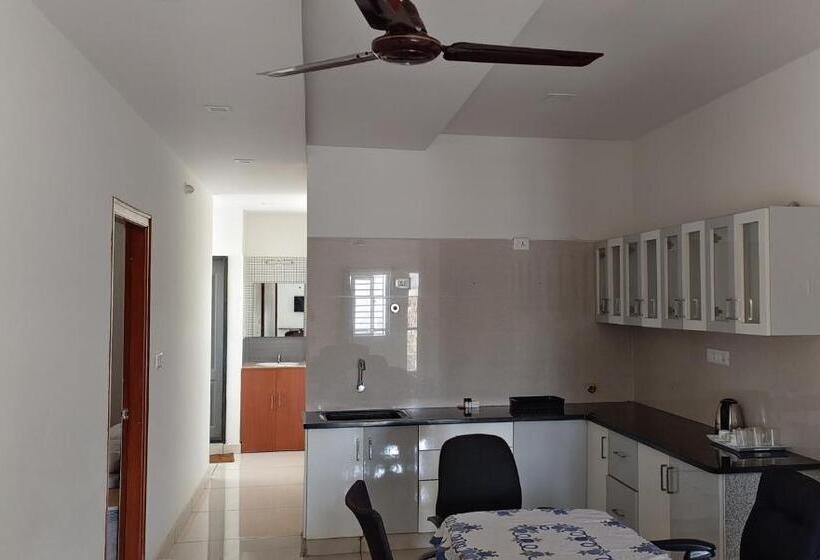سوییت خانوادگی, Sugamya Corner Guesthouse