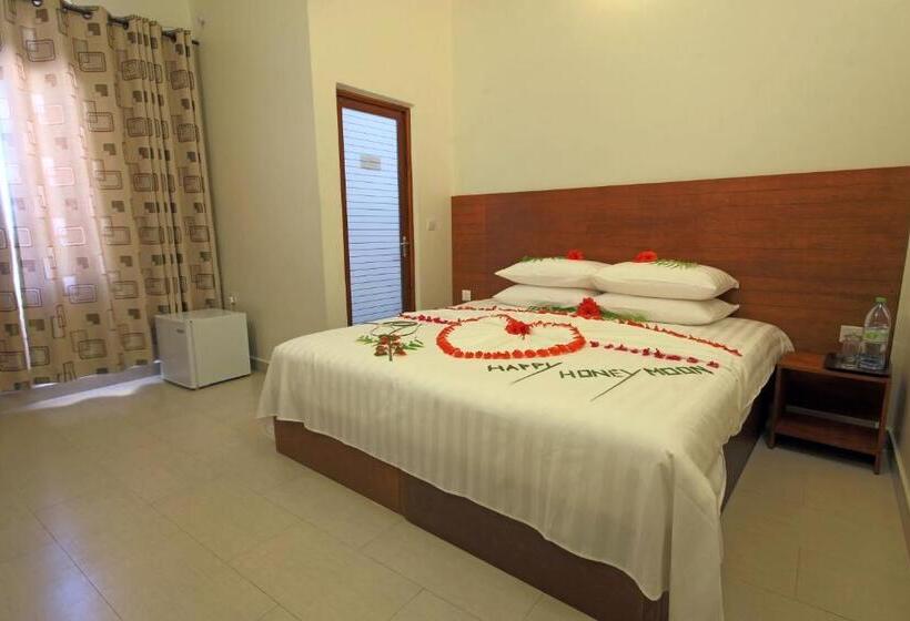 اتاق لوکس با چشم‌انداز دریا, Nemo Inn