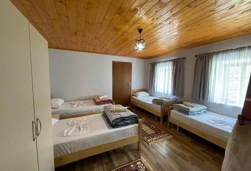 4인용 스탠다드 룸, Guesthouse Gjin Thana