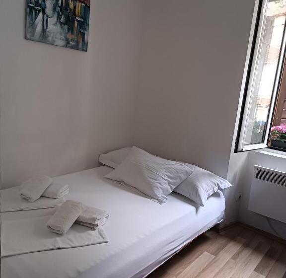 اتاق استاندارد با سرویس بهداشتی مشترک, Guesthouse Bit Accommodation