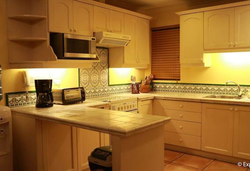 Апартаменты 3 Спальни, Sophia Suites Residence