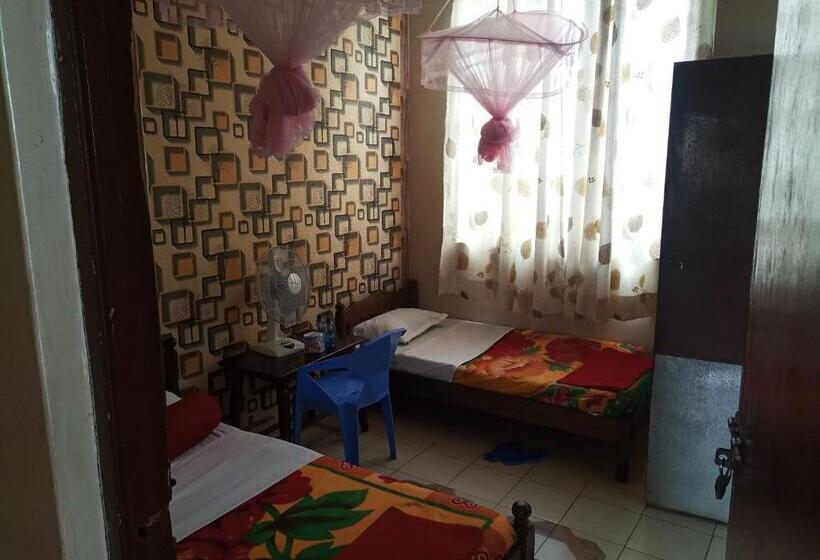 اتاق خانوادگی, Mona Lisa Guest House Kisumu