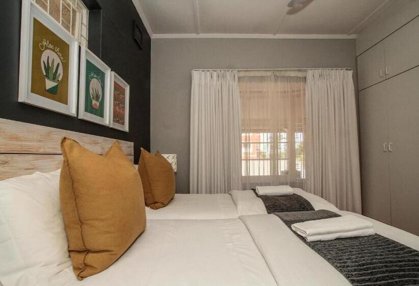 اتاق خانوادگی, Beechwood B&b