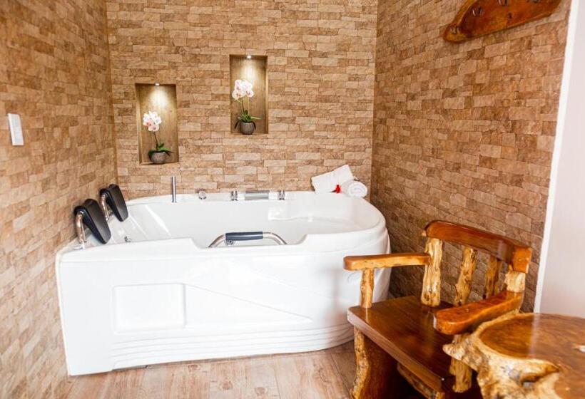 جناح مزود بجاكوزى, Hospedaje Vista Hermosa Salento