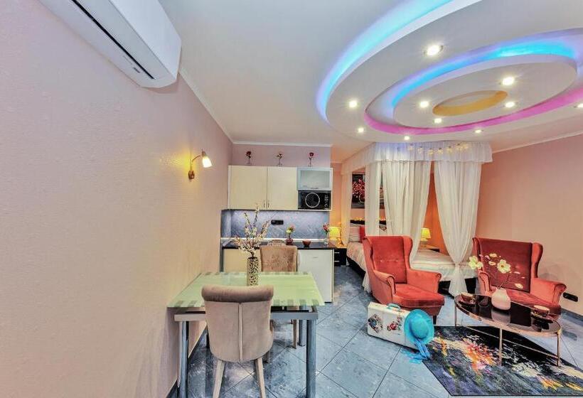 Апартаменты 1 Спальня Нижний Этаж, Vintiamo Apartmanok