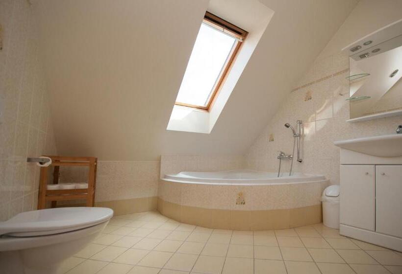 3 Bedroom Suite, Ubytování Merlot