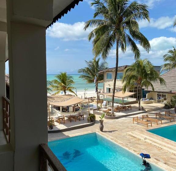 스탠다드 트리플 룸, Paje Beach Apartments &