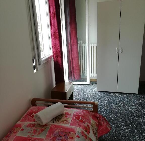 标准单人间共用浴室, Venice Garden House