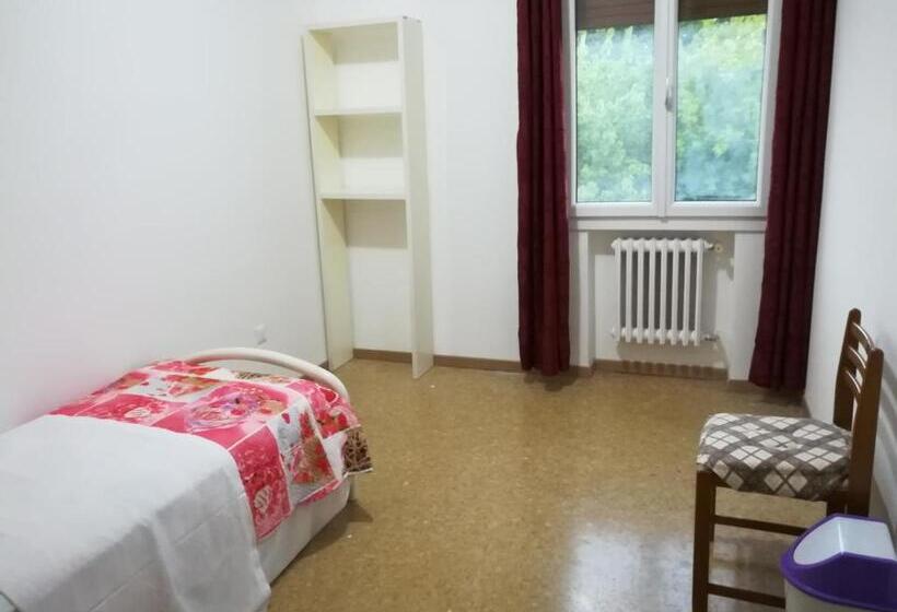 标准单人间共用浴室, Venice Garden House
