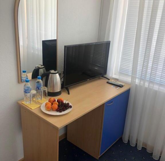 Номер Стандарт с Балконом, Guest House Rai