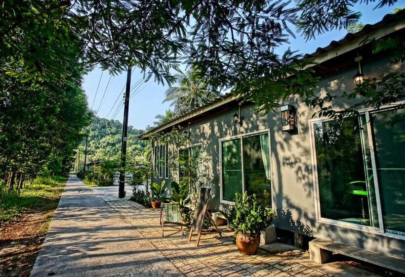 Номер Стандарт Трехместный, Pd Guesthouse