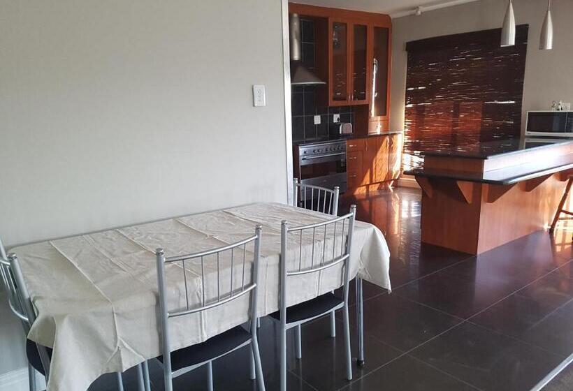 Chambre Quadruple Deluxe, Tyday Accommodation