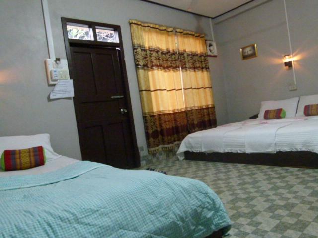 غرفة قياسية ثلاثية, Khamphouy Guesthouse