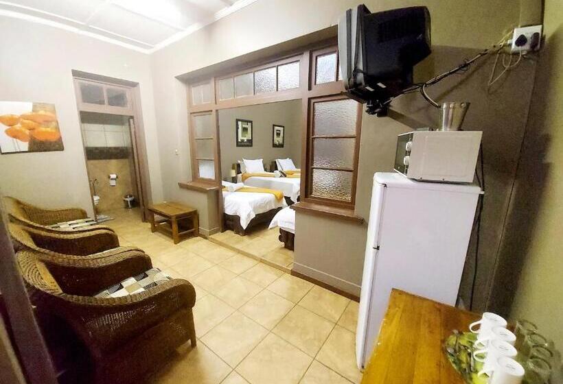 غرفة قياسية رباعية, Sundown Lodge