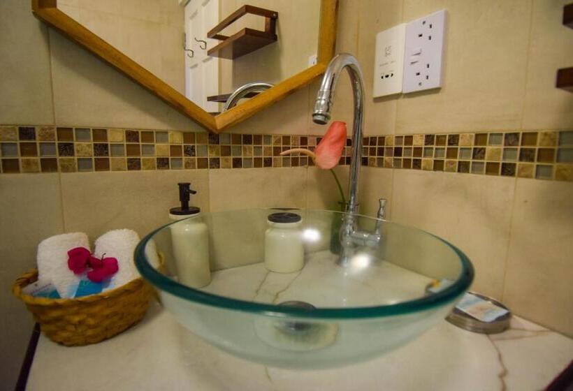 آپارتمان 1 خوابه, Sea Piton View Apartment  Location, Convenience, Modern Living
