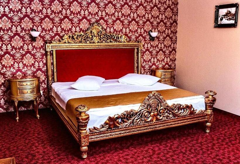 Family Suite, Casa Antic