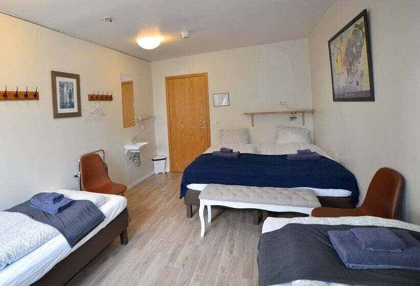 اتاق استاندارد چهارنفره با سرویس بهداشتی مشترک, Klausturhof Guesthouse