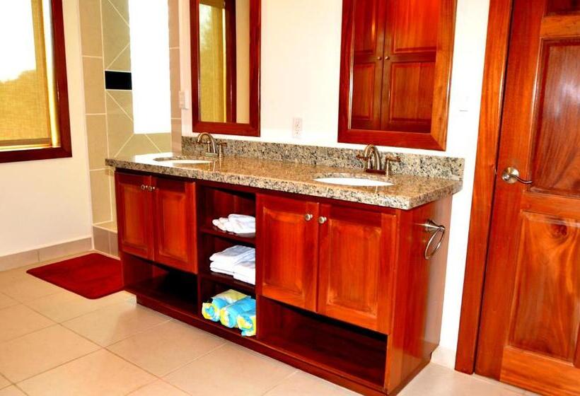 Апартаменты 3 Спальни, The Villas At Cocoplum
