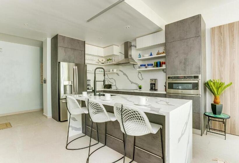 דירת 3 חדרים נוף לים, The Villas At Cocoplum
