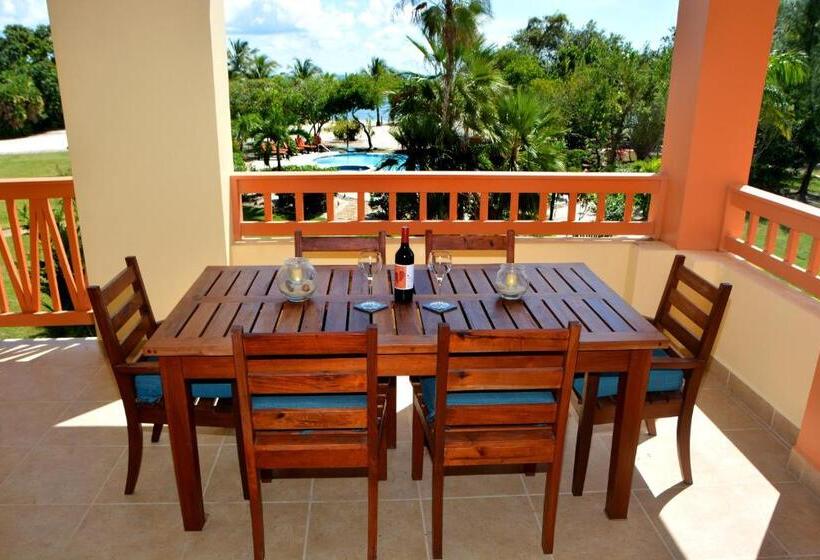 דירת שלושה חדרים, The Villas At Cocoplum