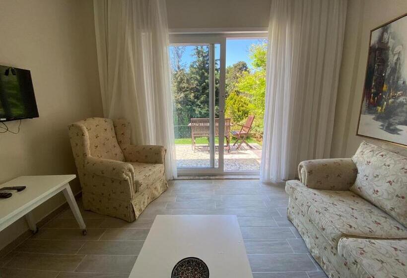 带1个卧室带花园景观的公寓, Büyükada Apart Hotel   Karadağ Apart