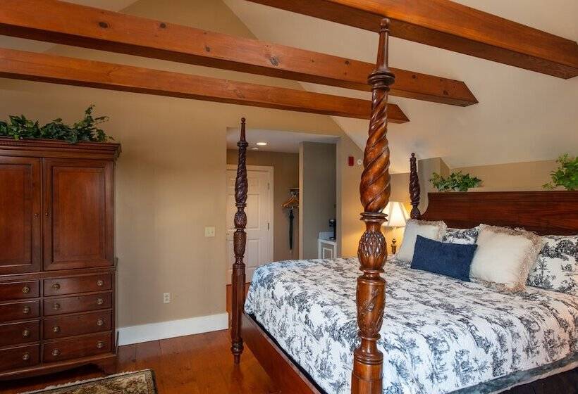 Номер Deluxe с Балконом, Strong House Inn