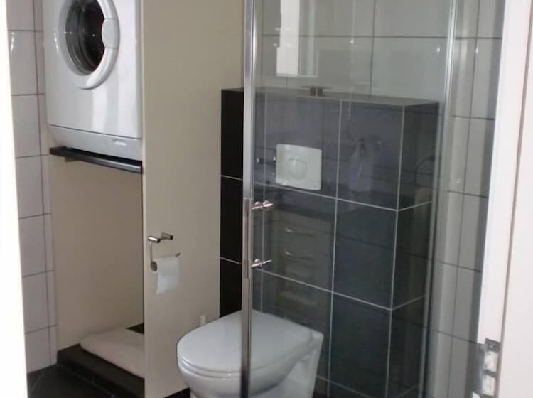 اتاق استاندارد سه تخته با سرویس بهداشتی مشترک, Guesthouse Tilraun