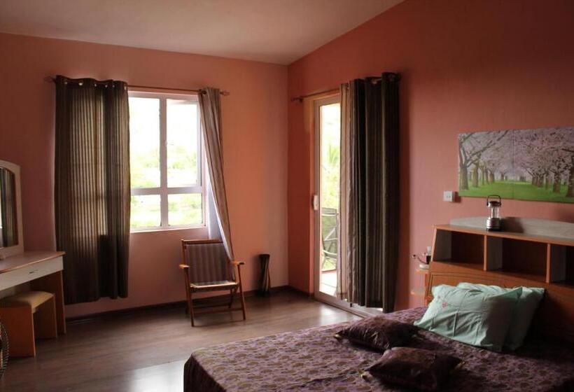 اتاق لوکس با بالکن, Villa La Romance Kreol