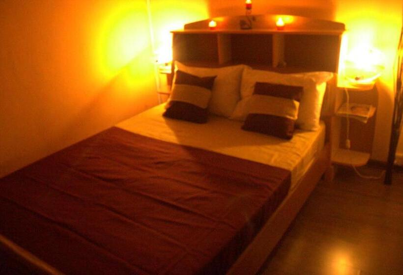 اتاق لوکس با بالکن, Villa La Romance Kreol